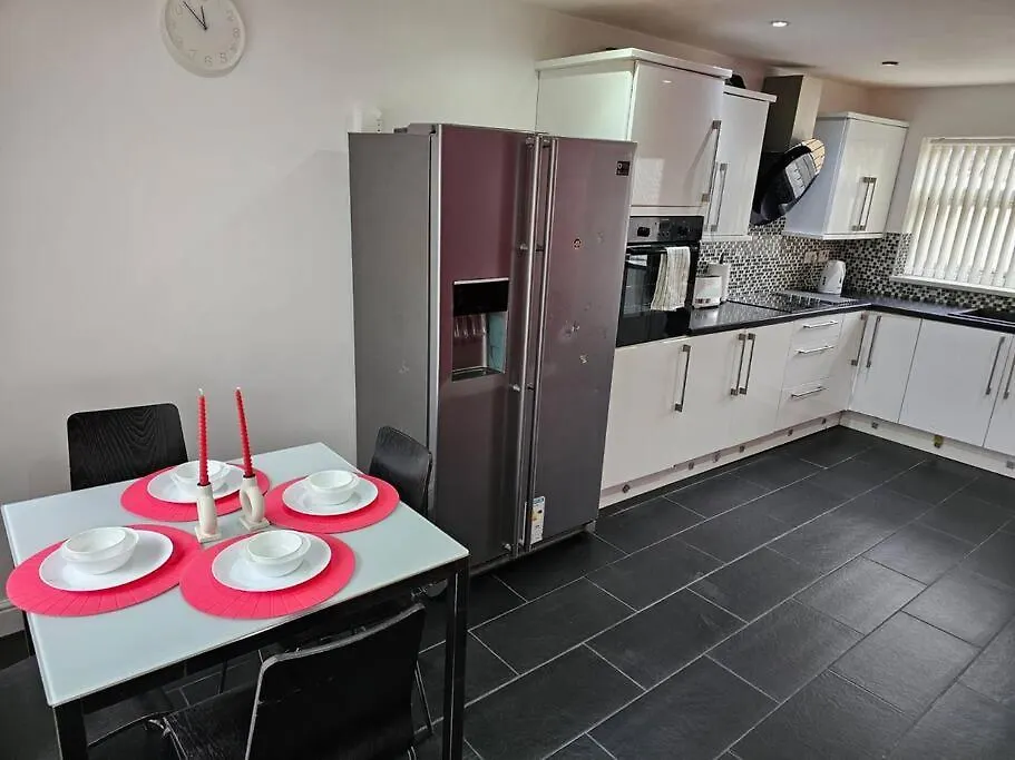 Airbnb Palace Birmingham 0*,  United Kingdom