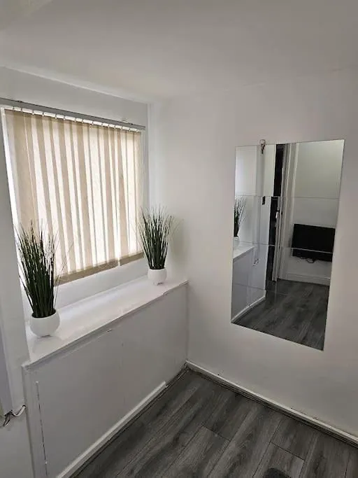 Airbnb Palace Birmingham 0*,  United Kingdom