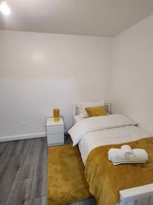 Airbnb Palace Birmingham Apartment