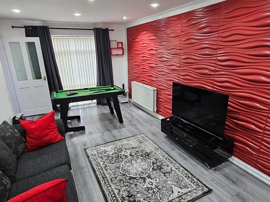 Airbnb Palace location